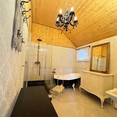 Holiday home Prowansja 2 - Rodzinny Domek Letniskowy Z Prywatnym Ogrodkiem