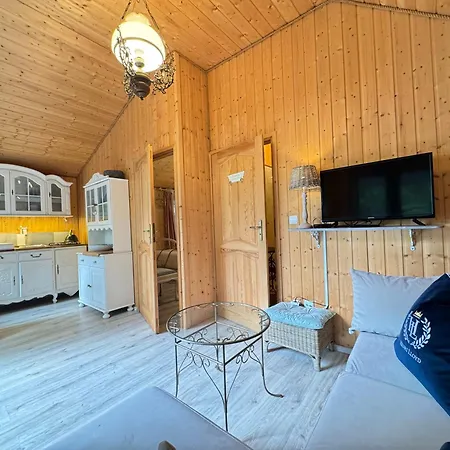 Holiday home Prowansja 2 - Rodzinny Domek Letniskowy Z Prywatnym Ogrodkiem