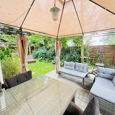 Holiday home Prowansja 2 - Rodzinny Domek Letniskowy Z Prywatnym Ogrodkiem *